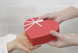 这个冬天不再寒冷明全电气爱心捐衣活动